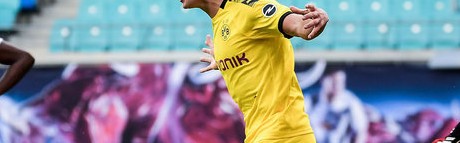  哈兰德替补登场梅开度救主  