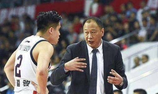  篮网主教练下课助教暂代帅位  