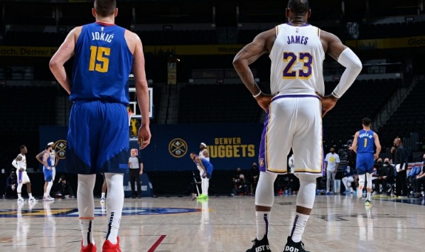  约基奇蝉联常规赛MVP创中锋历史纪录  