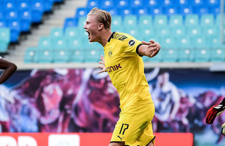  哈兰德替补登场梅开度救主  