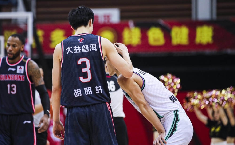  理查利松替补建功热刺主场险胜富勒姆紧追第一集团  